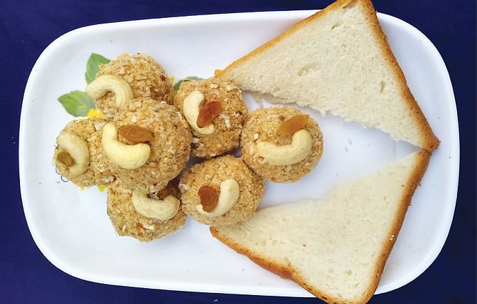 30 வாசகிகள்... 30 உணவுகள் - 
அறுசுவை கொண்டாட்டம்!