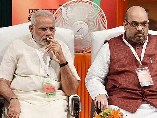 குஜராத் அரசின் கொரோனா தடுப்பு நடவடிக்கைகள்... சாடிய நீதிமன்றம்... கிண்டல் செய்யும் எதிர்க்கட்சிகள்!