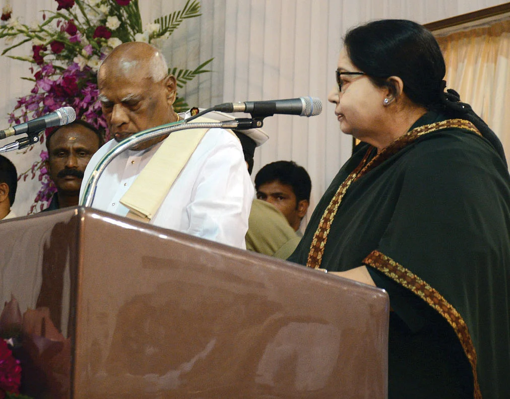 அரை மணி நேர ஜெ. பதவியேற்புக்கு 2 கோடி ரூபாய் செலவு!