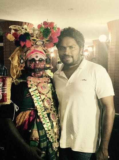 கலை இயக்குநர் ராமலிங்கம் தெருக்கூத்து தோற்றத்தில் பா.இரஞ்சித்துடன்...