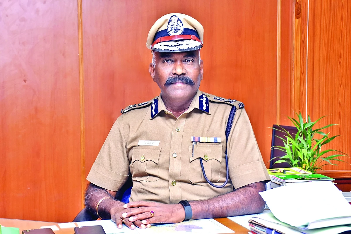 டேவிட்சன் தேவாசீர்வாதம்