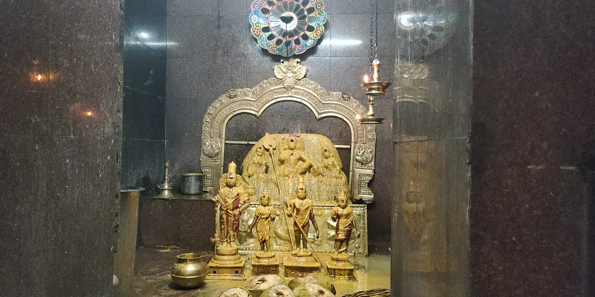 முத்துவேலாயுத சுவாமி