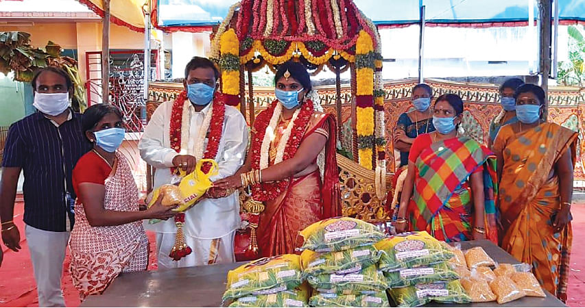 லாக் டெளன் திருமணங்கள்
எப்படி? இப்படி!