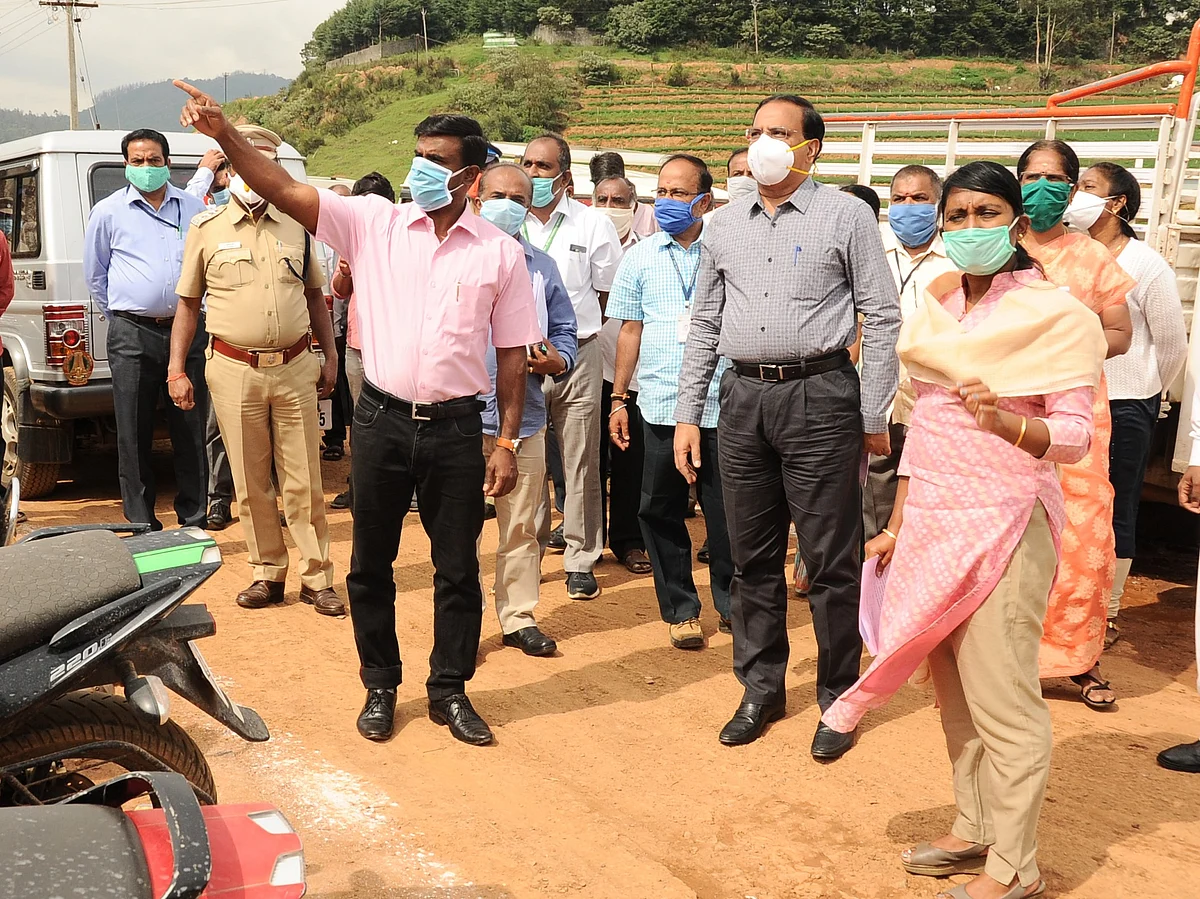 நிபா வைரஸ்: `காய்ச்சல் அறிகுறி தென்பட்டால், திருப்பி அனுப்பப்படுவார்கள்!’ - நீலகிரி ஆட்சியர்