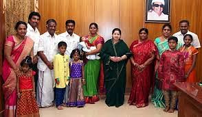 பன்னீர்செல்வம் குடும்பம்