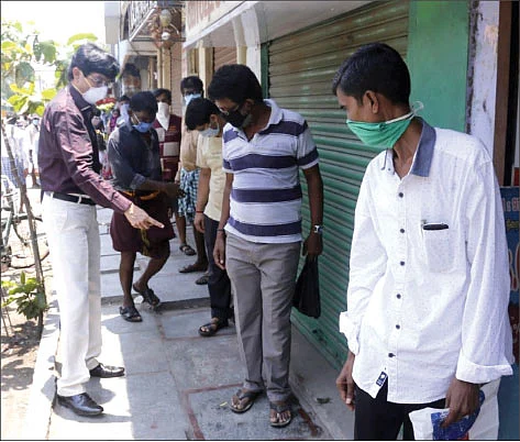 ‘‘பள்ளி, கல்லூரி, திருமண மண்டபங்களைக் கேட்பது ஏன்?’’