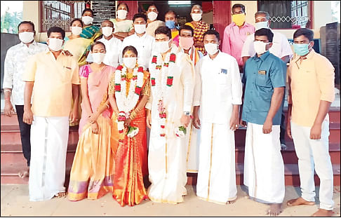 லாக் டெளன் திருமணங்கள்
எப்படி? இப்படி!