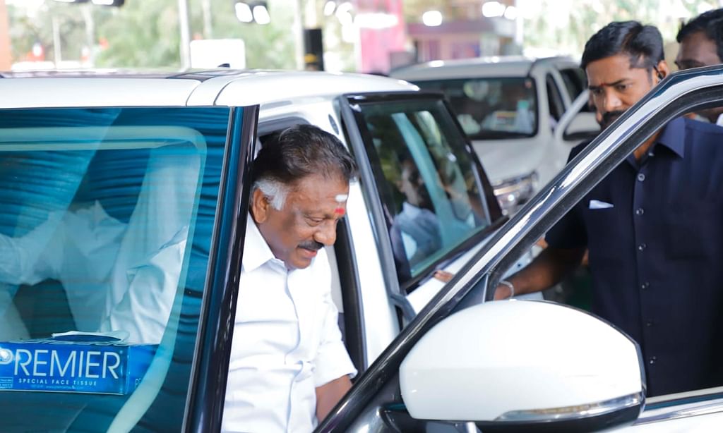 பன்னீர்செல்வம்