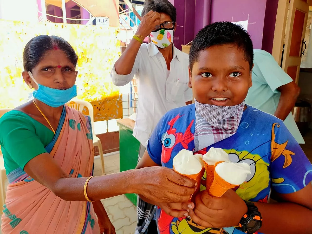 "தியேட்டர் திறக்கலைன்னாலும் ஐஸ்க்ரீம் விற்பனை செய்யுங்க!" - என்ன ஸ்பெஷல் `மேலூர் ஐஸ்க்ரீம்'ல்?