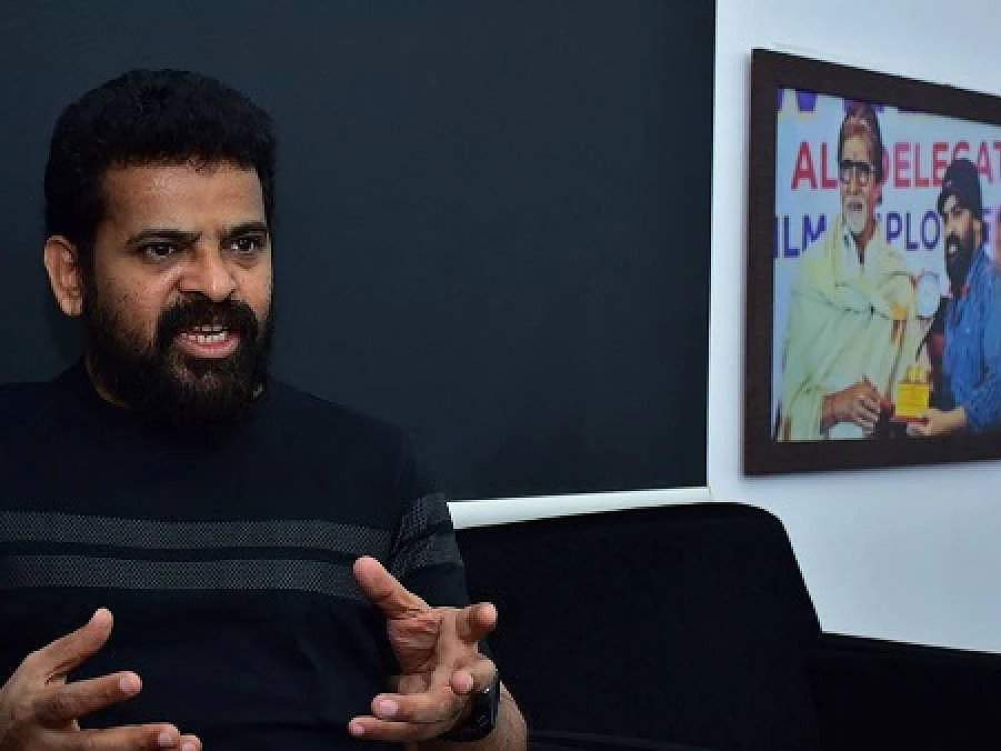 ``25 கோடி செலவு... இயக்குநர் நானே படம் நல்லாயில்லைன்னு சொல்றேன்... அன்பழகன் ரியாக்ஷன்?!'' - அமீர்
