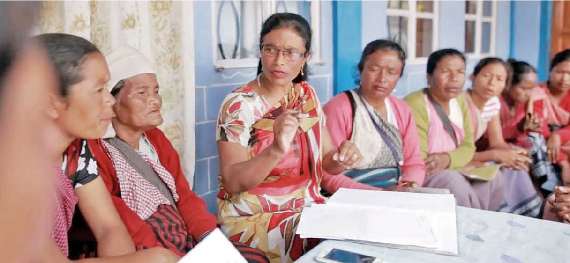 மகளிர் சுய உதவிக் குழுவினருடன்...