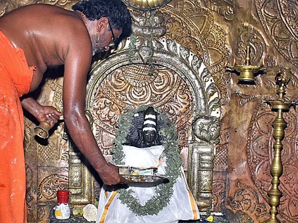 எங்கள் ஆன்மிகம்: ‘எங்கள் குலசாமி பிரம்மாவின் அம்சம்!’ - கருமாத்தூர் அருள்மிகு நல்லகுரும்பன்