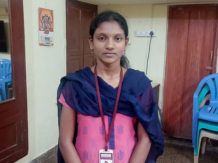 `நல்லெண்ணத் தூதரான மதுரை சலூன் கடைக்காரர் மகள் நேத்ரா!' - உதவிக்கு கிடைத்த கெளரவம்