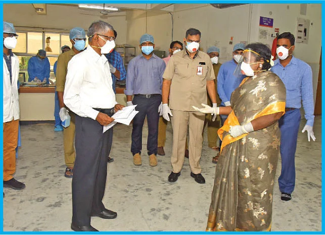 கொரோனா வார்டில் தமிழிசை சௌந்தரராஜன்