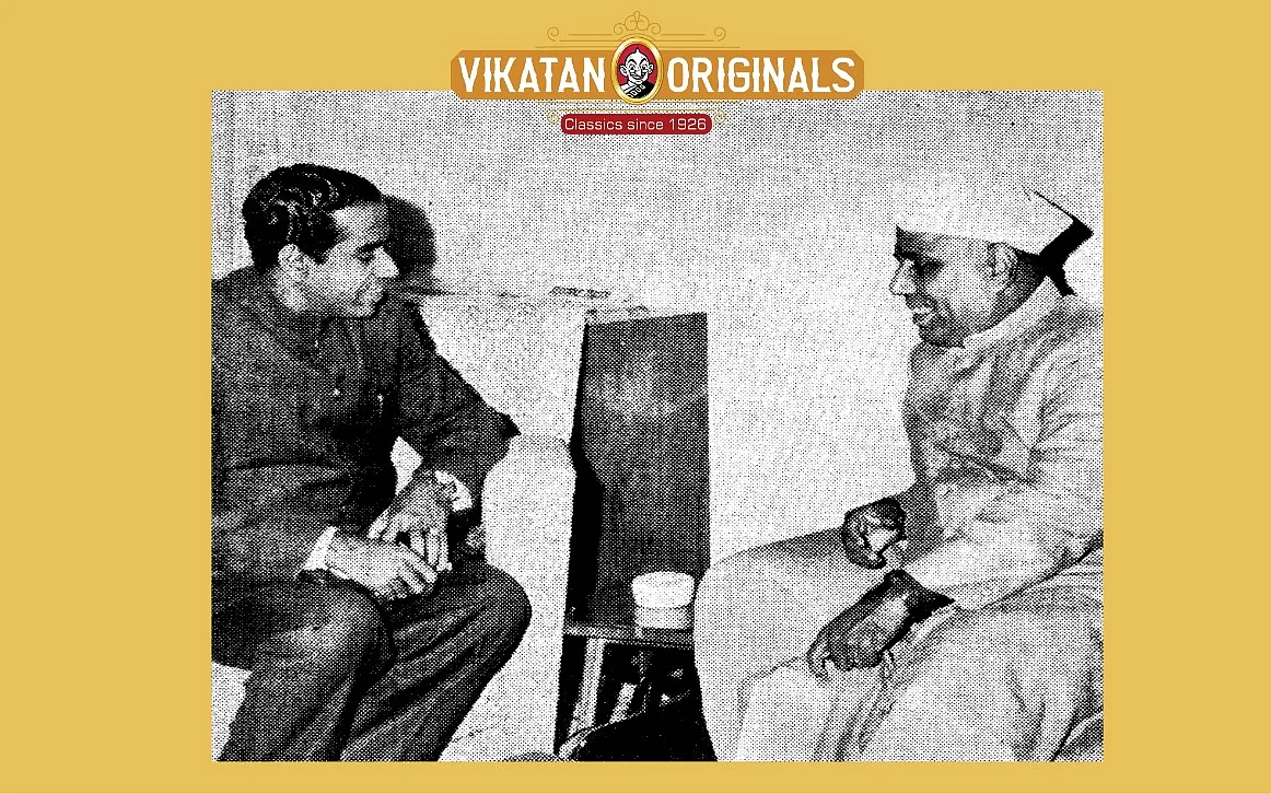 விகடன் நிருபருடன் பாதுகாப்பு அமைச்சர் Y.B சவான்