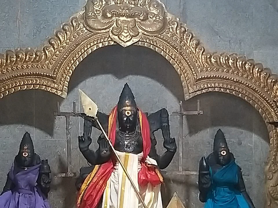 `முருகப் பெருமானுக்கு வைகாசி விசாகச் சிறப்பு அபிஷேக தரிசனம்!' - சக்திவிகடன் யூடியூப் சேனலில் நேரலை
