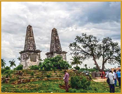 புள்ளலூர் நினைவுச் சின்னம்