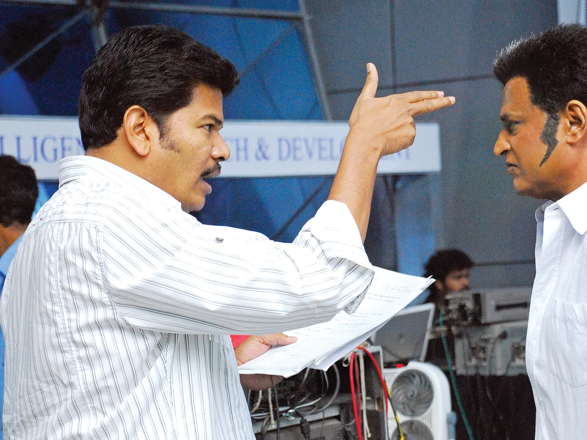 `ஜூகிபா',`எந்திரன்': 16 ஒற்றுமைகள்; 10 ஆண்டுகள்; ஷங்கருக்குப் பிணையில்லா பிடிவாரன்ட் - என்ன பிரச்னை?