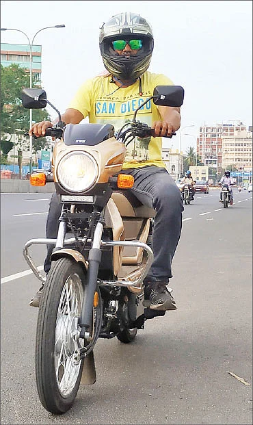 பட் பட் ... எக்ஸெல் மொபெட்!