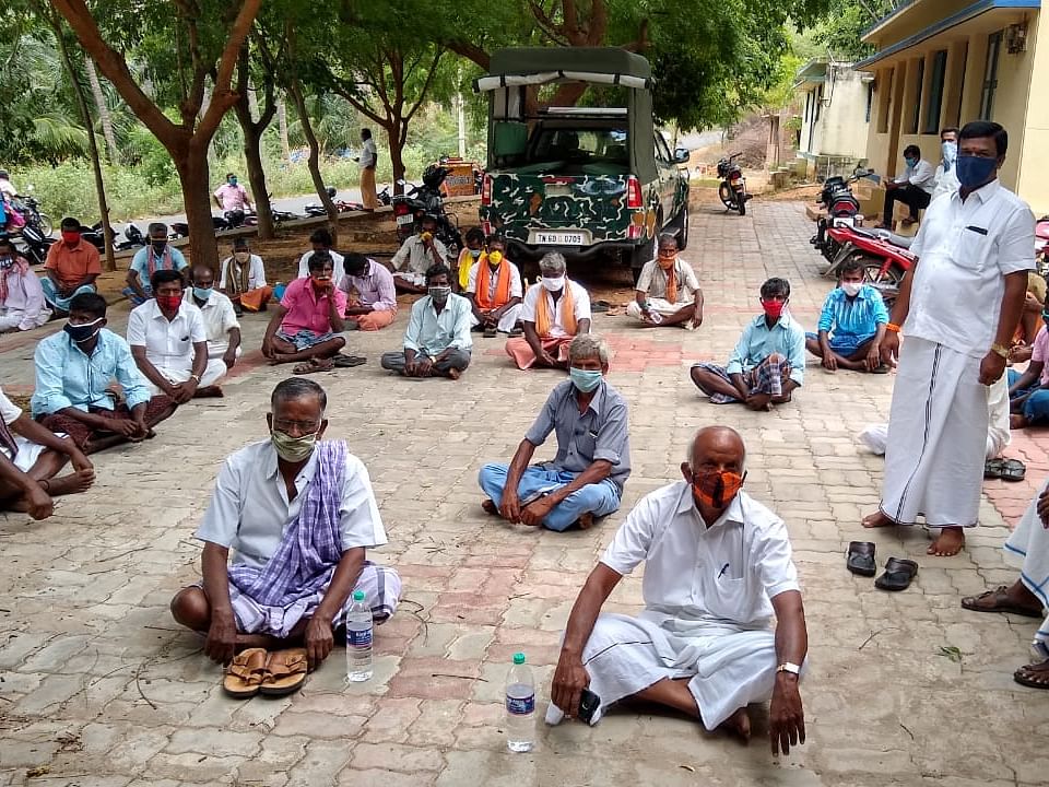 தேனி:`வனத்துறை செய்வது கொஞ்சம்கூட சரியில்லை!' -கொதிக்கும் மேகமலை விவசாயிகள்