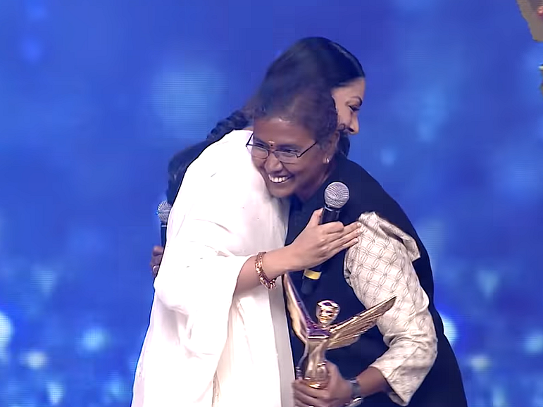 சைக்கிளிங், வைல்ட் லைஃப் போட்டோகிராபி, இளையராஜா பாட்டு... அமுதா ஐ.ஏ.எஸின் பர்சனல் பக்கங்கள்!