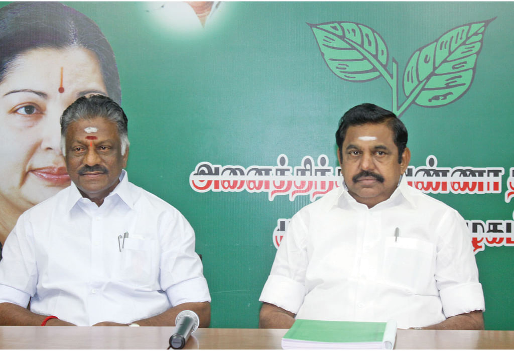 அ.தி.மு.க-பன்னீர் செல்வம் - பழனிசாமி