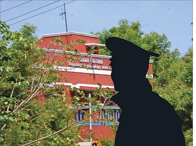 “உன்னால ஒண்ணும் புடுங்க முடியாதுடா!” - காக்கிகளின் கலவரமூட்டும் மறுபக்கம்...