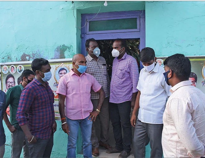 “உன்னால ஒண்ணும் புடுங்க முடியாதுடா!” - காக்கிகளின் கலவரமூட்டும் மறுபக்கம்...
