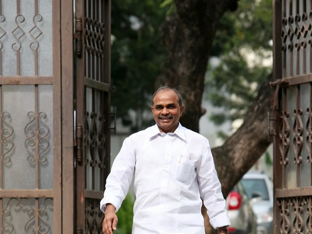 ஒய்.எஸ்.ராஜசேகர ரெட்டி... ஒரு ரூபாய் மருத்துவர் டு ஆந்திராவின் ராஜாவானது வரை! பிறந்த தினப் பகிர்வு