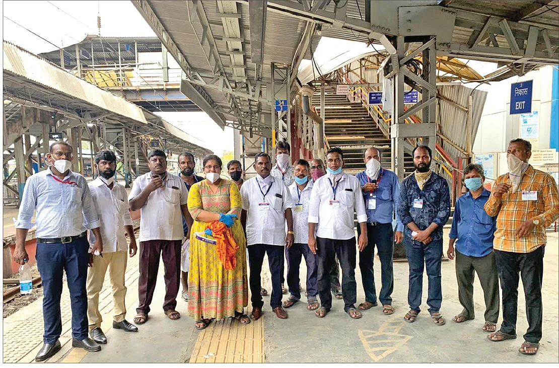 ‘ஹங்கர் கலெக்டிவ்’ அமைப்பினர்