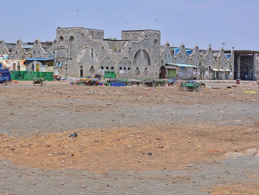 வியாபாரிகளின் பயம்... அதிகாரக் குளறுபடியாளர்களின் பலம்! - கோயம்பேடு பகீர் - 10