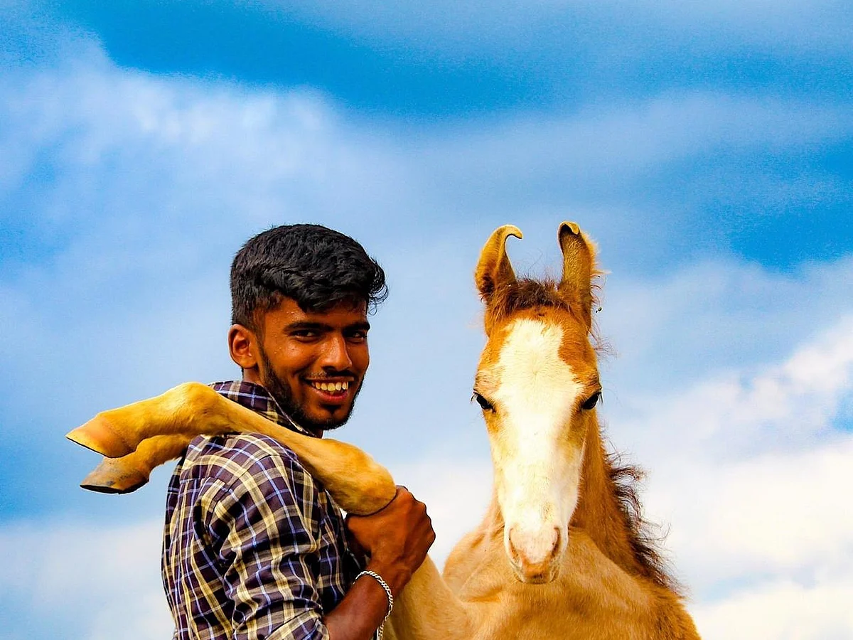 குதிரையுடன் சுரேஷ்