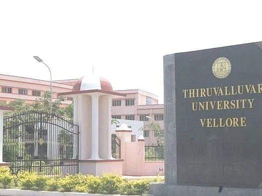 திருவள்ளுவர் பல்கலைக்கழக முறைகேடுகளை விசாரிக்க ஐ.ஏ.எஸ் அதிகாரி நியமனம் - பின்னணி என்ன?