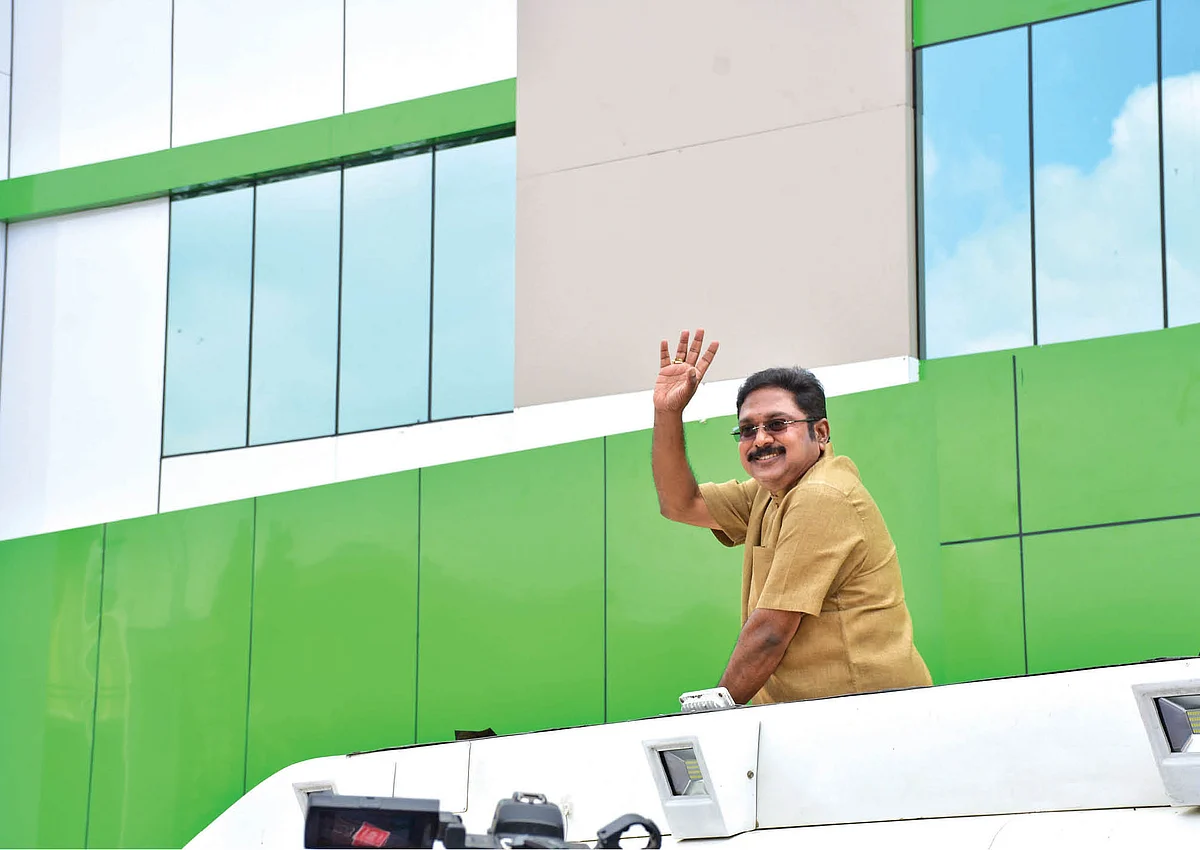 தினகரன் தலைமறைவு மர்மம்!?