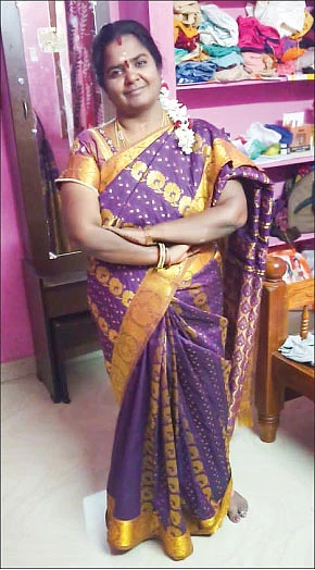 சாமியைக் கும்பிட்ட தேவி...
தேவியைக் கும்பிட்ட அர்ச்சகர்! - கோபால் தேவி