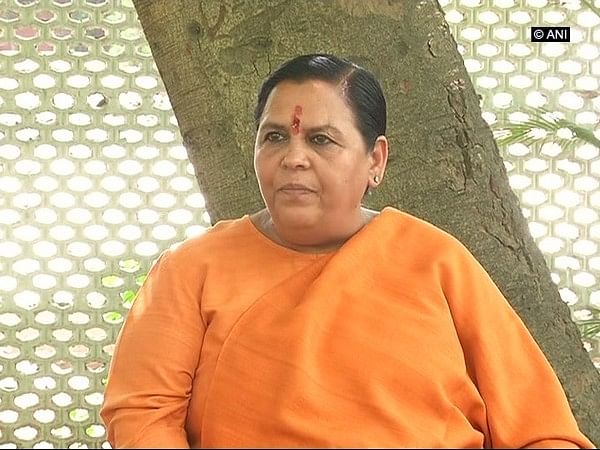 "இனியும் காத்திருக்க முடியாது; மதுபானக்கடைகளில் பசுமாட்டுத் தொழுவம் அமைப்பேன்"- உமா பாரதி எச்சரிக்கை