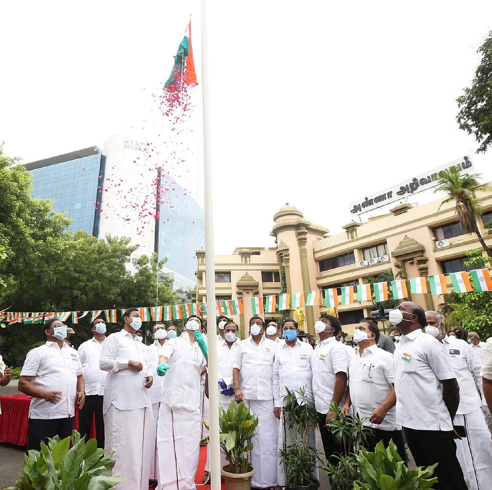 மிஸ்டர் கழுகு: “வேலூர் ரகசியம்!” - செல்லூர் ராஜூவைச் சுற்றும் சர்ச்சை...