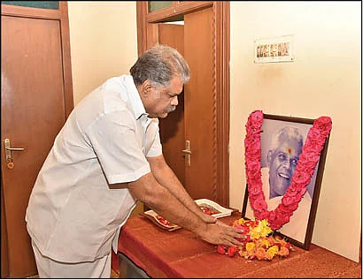 மிஸ்டர் கழுகு: ‘பாஷை’ பஞ்சாயத்து! - சபரீசன் மீது அதிருப்தியில் சீனியர்கள்