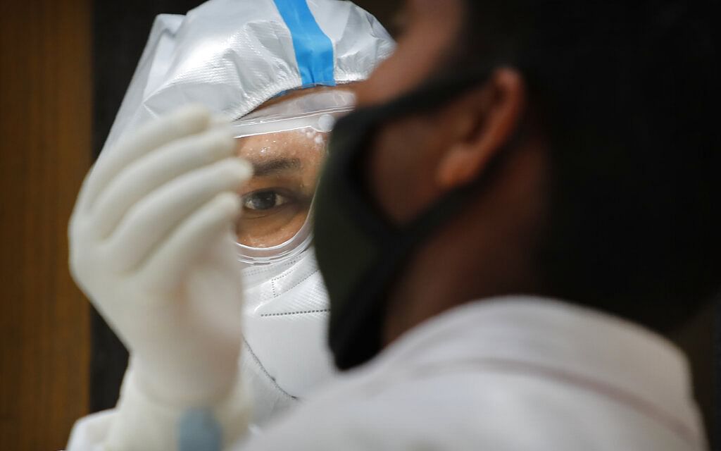 ஊசியில்லை, வலியில்லை; மூக்கு வழி கோவிட் தடுப்பு மருந்துக்கு ஒப்புதல் அளித்த மத்திய அரசு!   