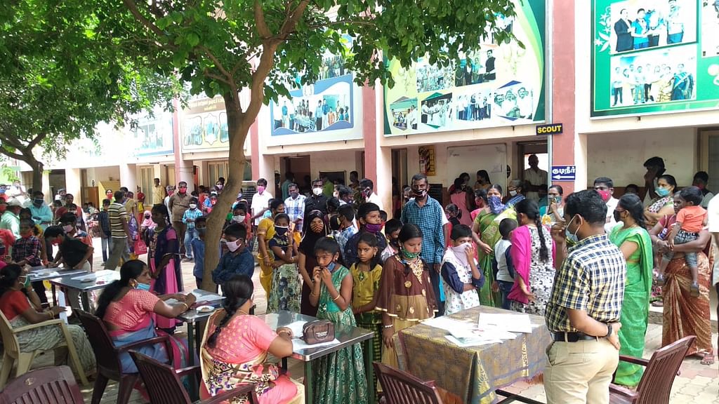 அட்மிஷனுக்கு குவியும் கூட்டம்