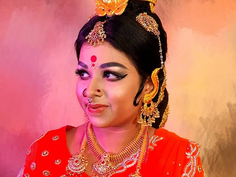 ஆதிபராசக்தி ஜெயலலிதாவாக மாறிய மங்கை