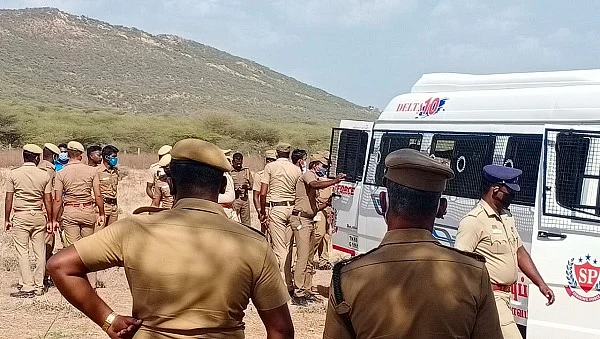 கொலையாளி பதுங்கியிருந்த மலைப்பகுதி