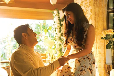 சாதனை தேவி: உலகத்துக்கு அவங்க ஹியூமன் கம்ப்யூட்டர்... எனக்கு பாசக்காரி