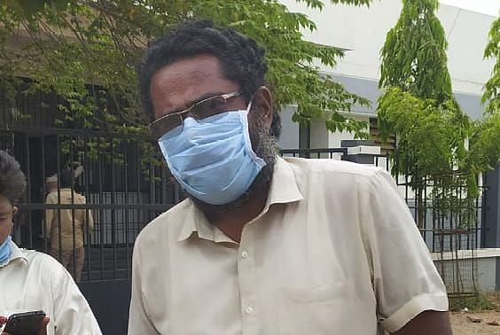 குணவள்ளியின் கணவர் யோகநாதன்