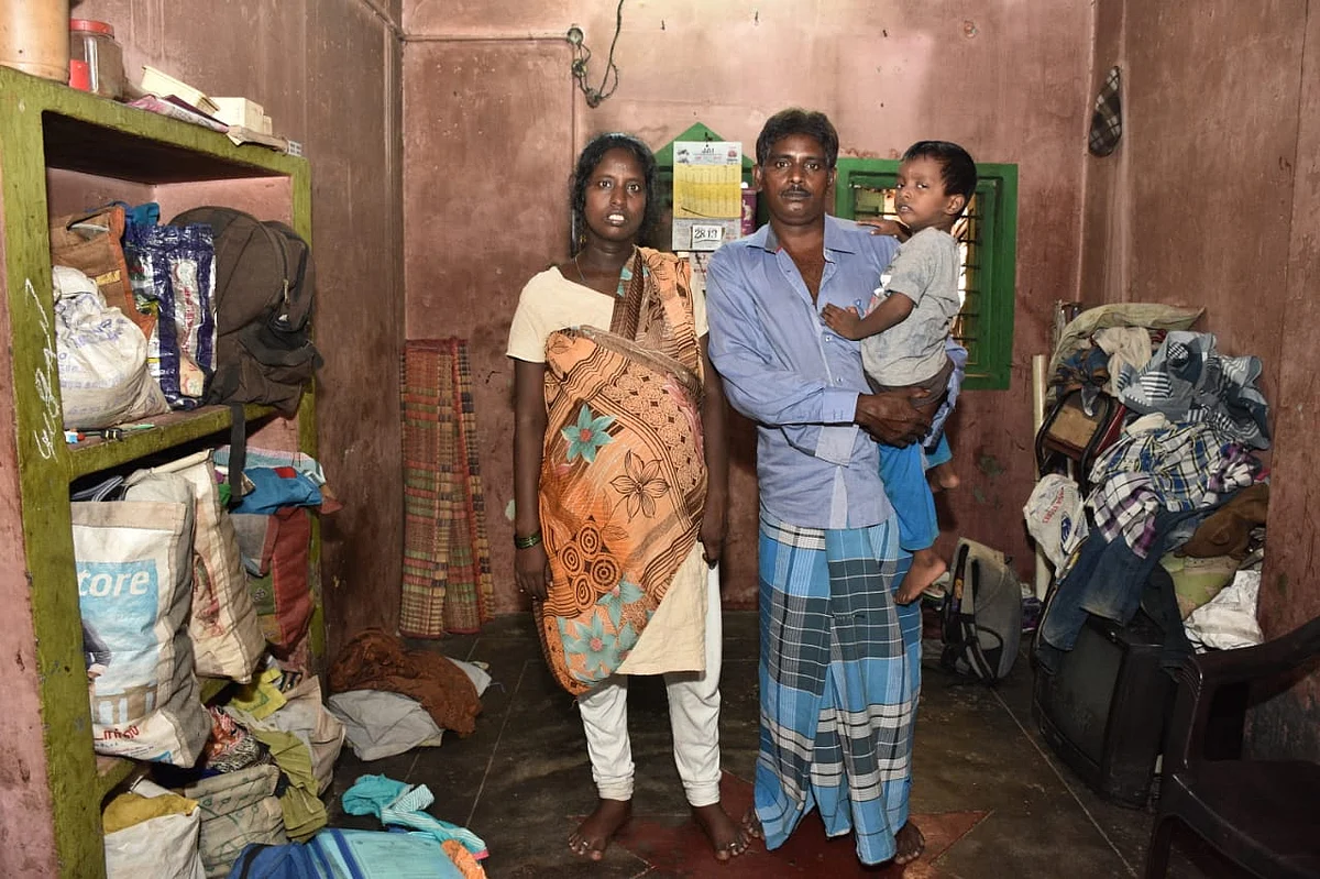 பெற்றோருடன் சந்தோஷ்