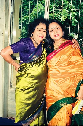 சாதனை தேவி: உலகத்துக்கு அவங்க ஹியூமன் கம்ப்யூட்டர்... எனக்கு பாசக்காரி