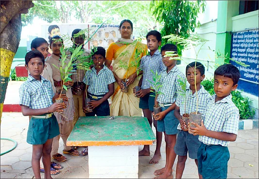 “வீட்டுக்கு வீடு... ரோட்டுக்கு ரோடு... தோட்டம் பாரு!” - அசத்தும் ‘இயற்கை’ ஹேமலதா