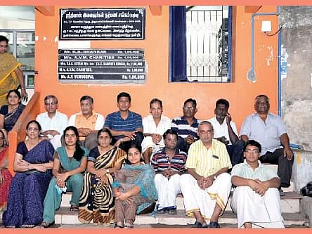ரெண்டே ரூபாயில் ட்ரீட்மென்ட்!
