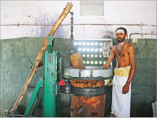 புண்ணிய புருஷர்கள் - 34: ‘ஏற்றுக தீபம்... போற்றுக தெய்வம்!’