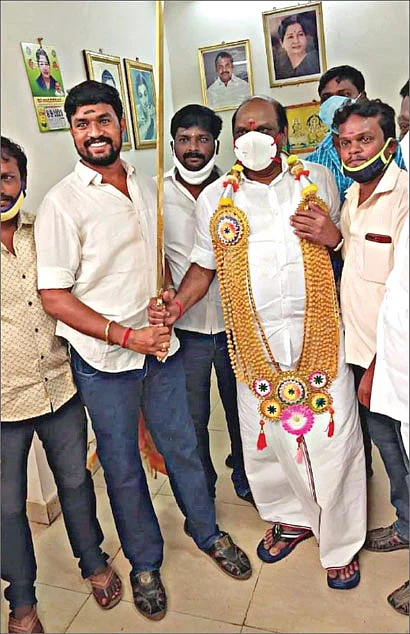 மிஸ்டர் கழுகு: சீனியாரிட்டி படிதான் பதவியா? - கொந்தளிக்கும் கனிமொழி ஆதரவாளர்கள்...